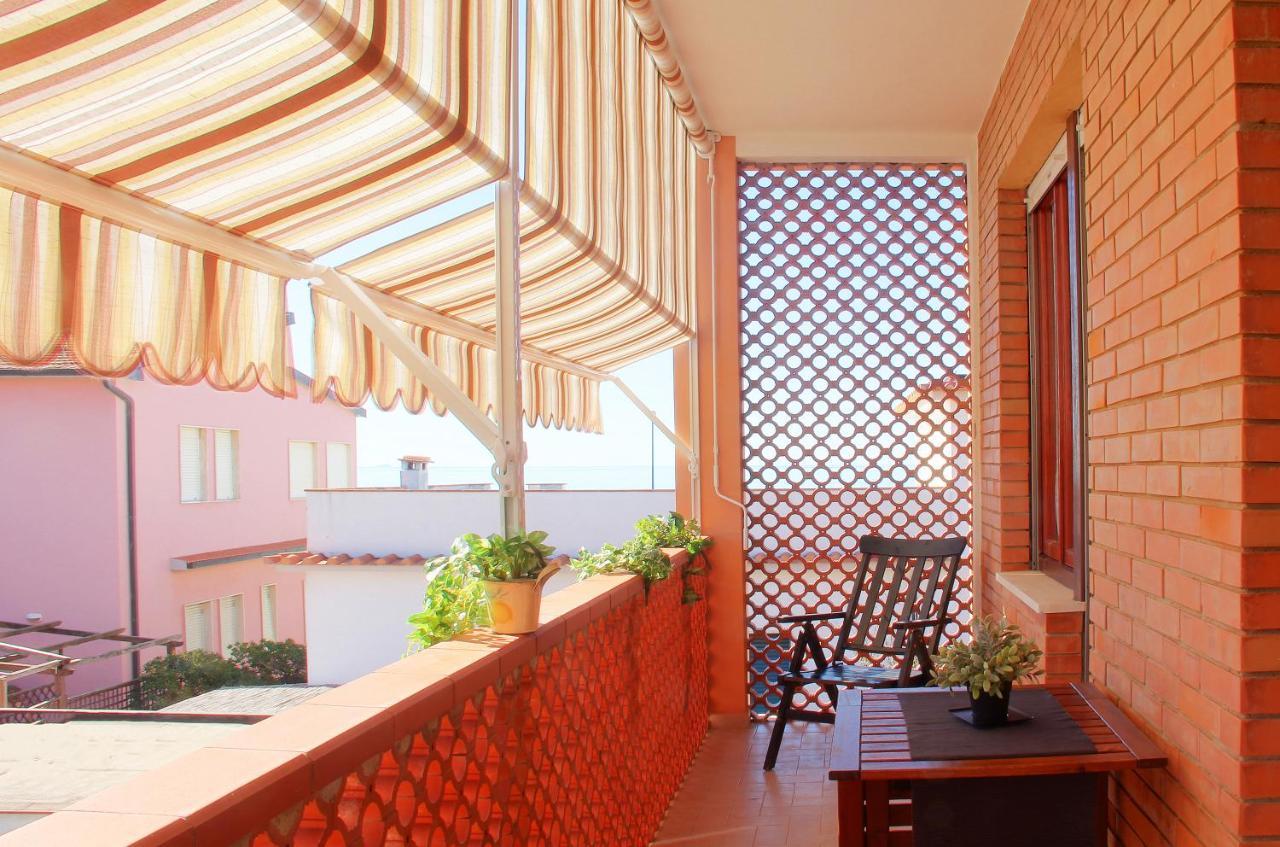Holiday Home Arzilli Фолоника Екстериор снимка